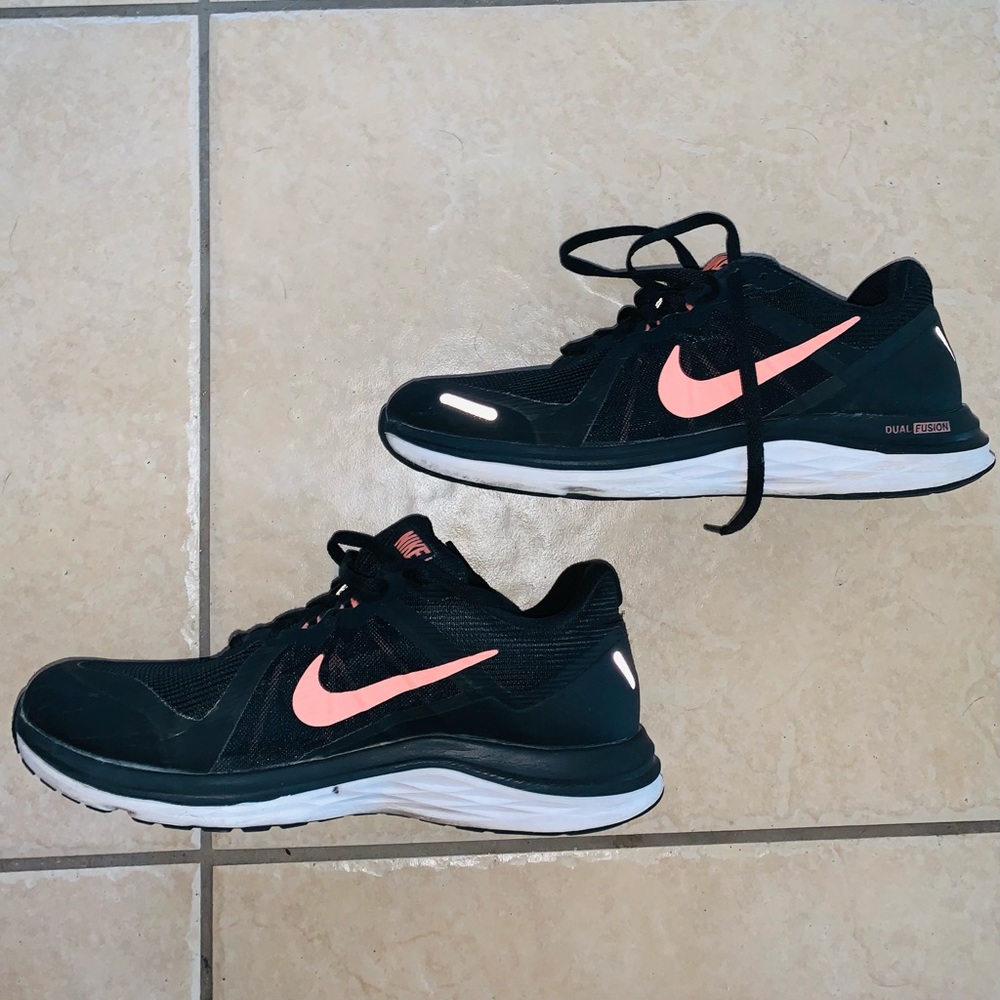 NIKE Dual Fusion X2 (running shoe)